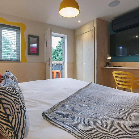Ffolkes Arms Hotel Hillington Экстерьер фото
